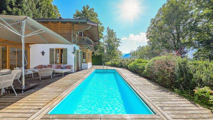 KITZIMMO-Exklusives Landhaus mit Pool in bester Lage - Immobilien Kitzbühel.