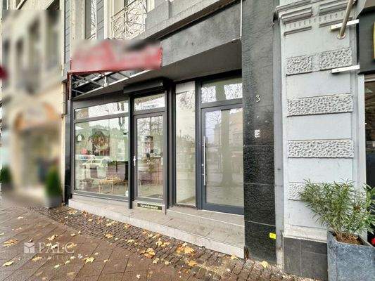 Ladenlokal und Hauseingang