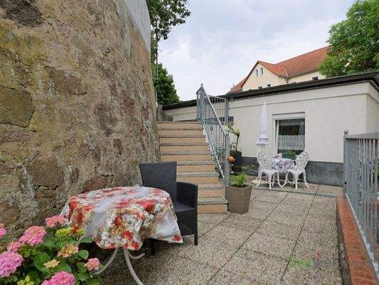 Terrassenbereich hinter dem Haus