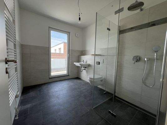 Badezimmer mit Dusche