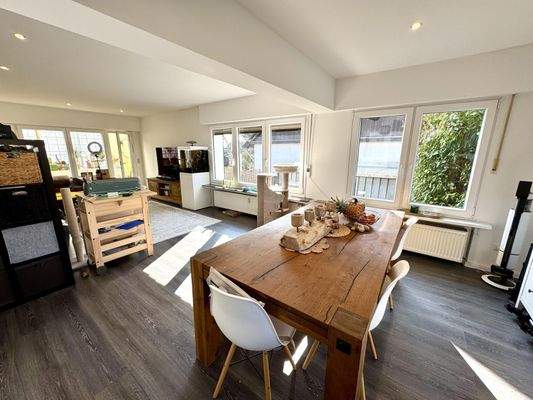 Wohn- & Esszimmer Wohnung 1