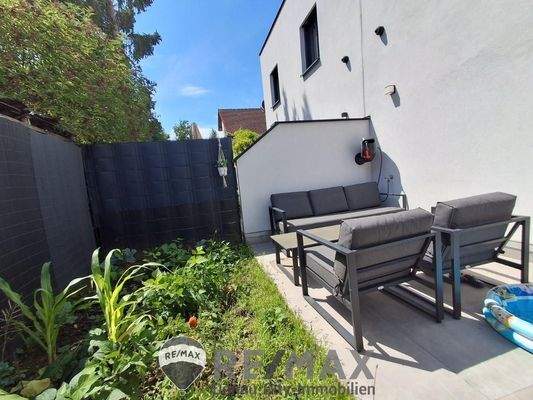 27 Garten mit Terrasse DHH 2201