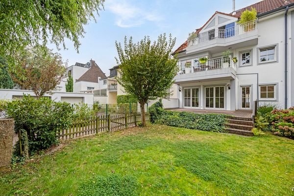 Garten mit Blick auf die Terrasse