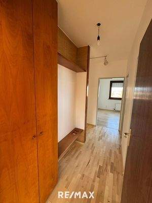 Vorraum mit Garderobe