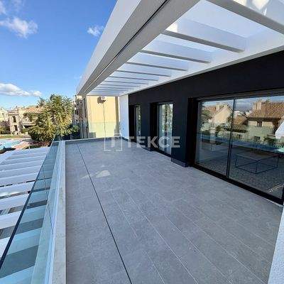 Contemporary Golf Apartments in a Lush Complex in Algorfa