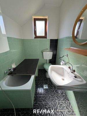 Bad EG sanierungsbedürftig