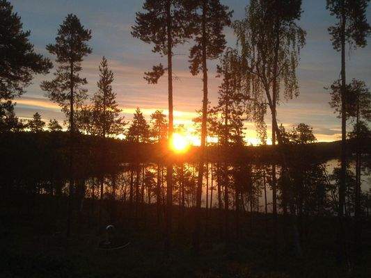 Sonnenaufgang über dem See