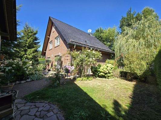 Ansicht Süden mit Gartenbereich