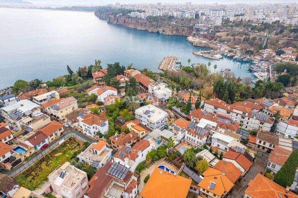 Boutique Hotel with 21 Rooms and Cafe in Old Town in Antalya