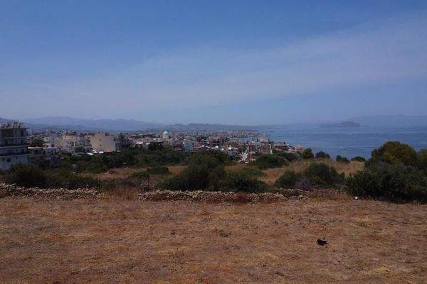 Kreta, Chania: Außergewöhnliches Grundstück mit Blick auf die Stadt und das Meer im Stadtteil Halepa zu verkaufen