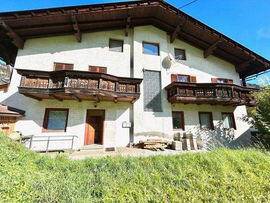 Süd-West-Ansicht - Zugangsbereich Wohnungen