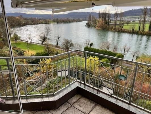 Balkon mit herrlichem Rheinblick