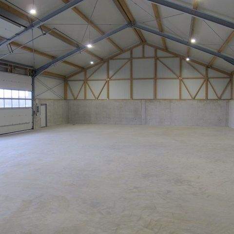 Hebertshausen Halle, Hebertshausen Hallenfläche