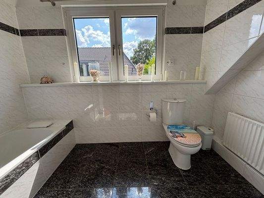 modernisiertes Bad im DG