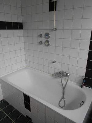 Badezimmer II mit Badewanne