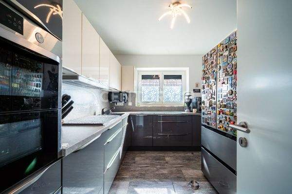 Hochwertige Einbauchküche