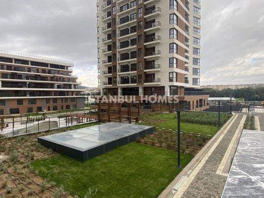 Istanbul Apartments with Green Complex Areas in Ümraniye