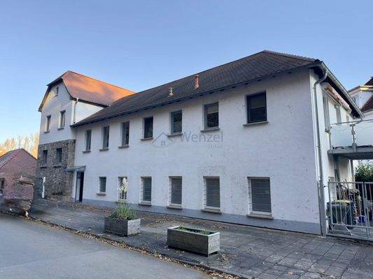 Charmantes Büro-/Gewerbegebäude