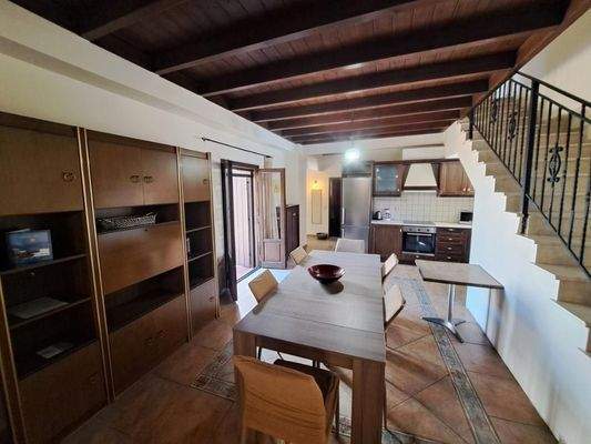 Kreta, Douliana: Elegante Villa mit Pool und Garten zu verkaufen