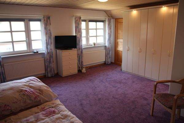 Großes Schlafzimmer