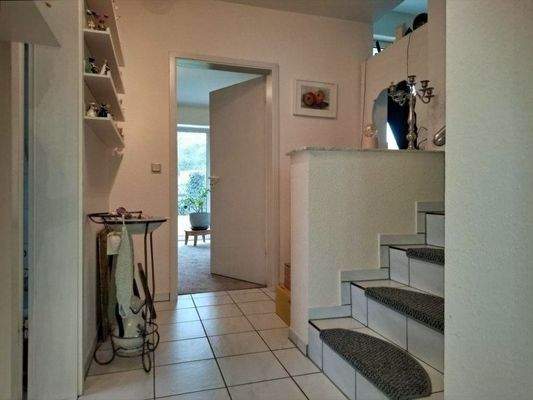 Flur und Treppe zu den Schlafräumen