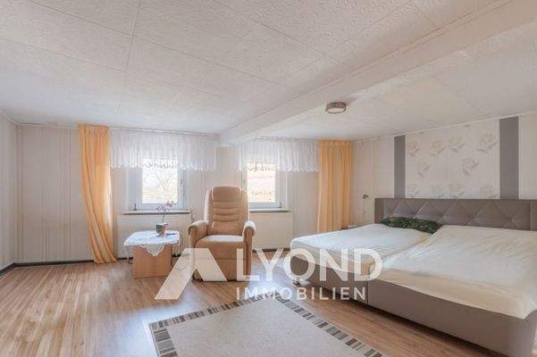 OG Haupthaus Schlafzimmer 1