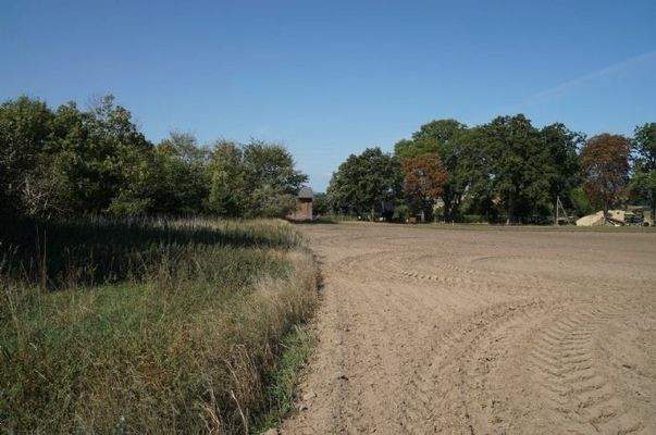 derzeit Wiese / landwirtschaftliche Fläche 
