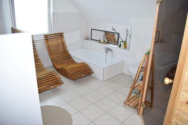 8990WI-19 Bad Dachgeschoss