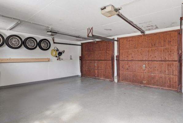 2 Garagenstellplätze