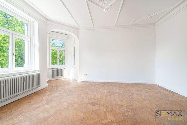 Zimmer mit Rundbogen