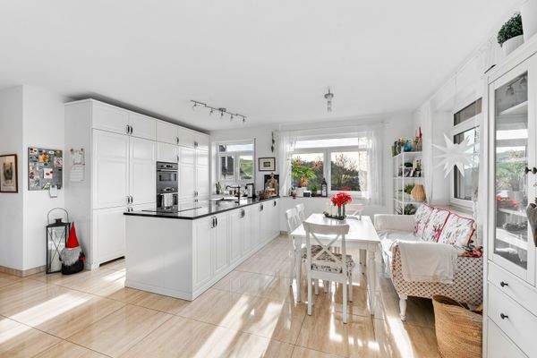 Küche/ Essbereich W2