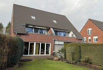 Südseite mit Terrasse