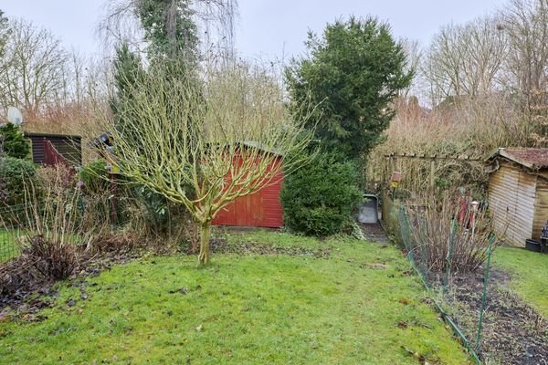 Blick vom Haus in den Garten