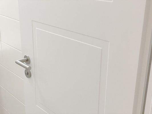 Sehr schön gearbeitete Türen