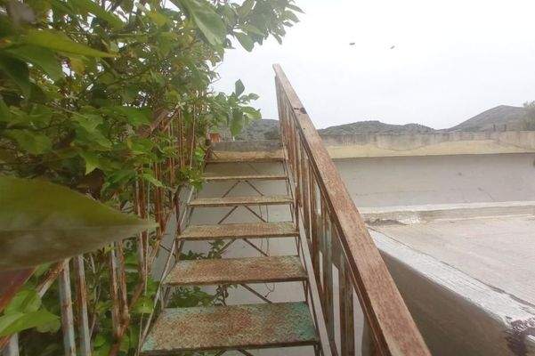 Kreta, Kastelli: Einfamilienhaus mit großem Garten in traditionellem Dorf zu verkaufen