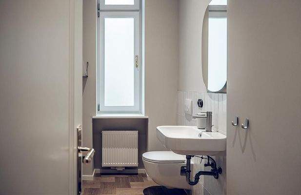 Gäste-WC mit Tageslicht