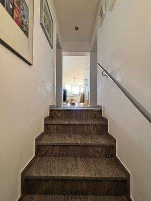privater Aufgang zur Wohnung 1 Treppe