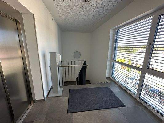 Zugang / Personenaufzug