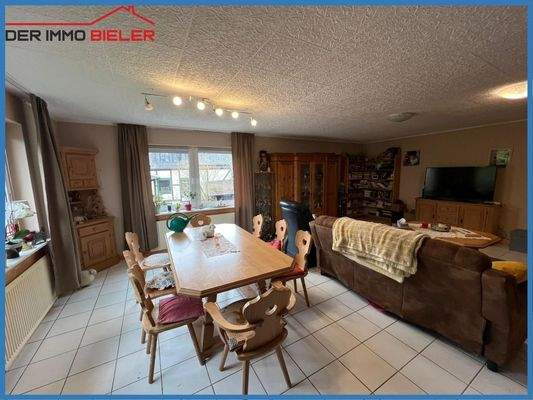 Wohnzimmer mit Essplatz