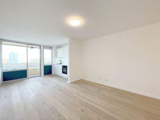 Sehr großer heller Wohnraum