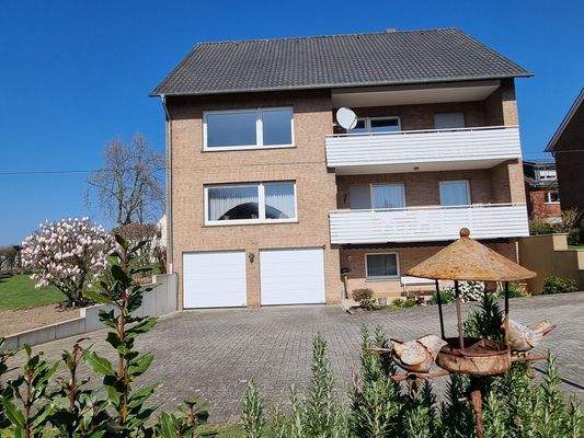 Rückseite mit Innenhof