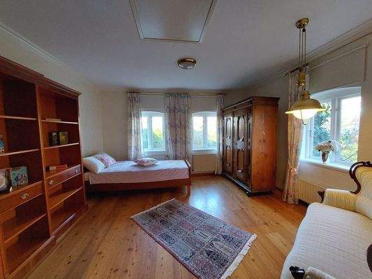 gemütliches Wohn-Schlafzimmer