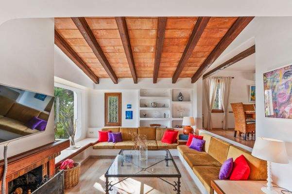 Living area in villa in Bendinat 3