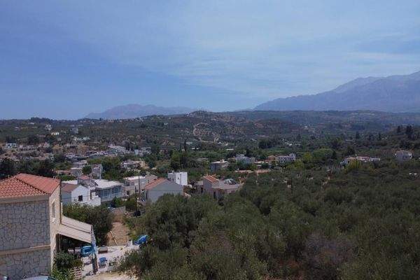 Kreta, Kalyves: Weitläufiges Grundstück mit Meerblick zu verkaufen