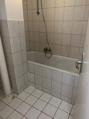 Badezimmer mit Badewanne
