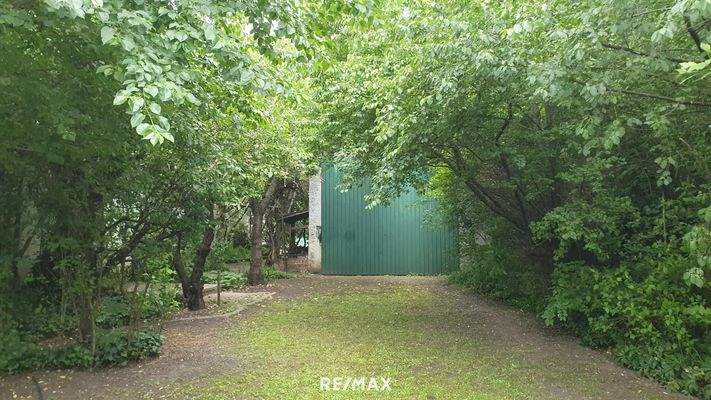 10.Grundstück mit Scheune