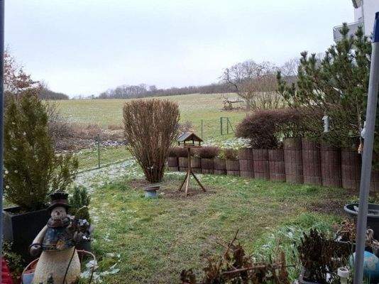 Blick in die Ferne vom Garten aus