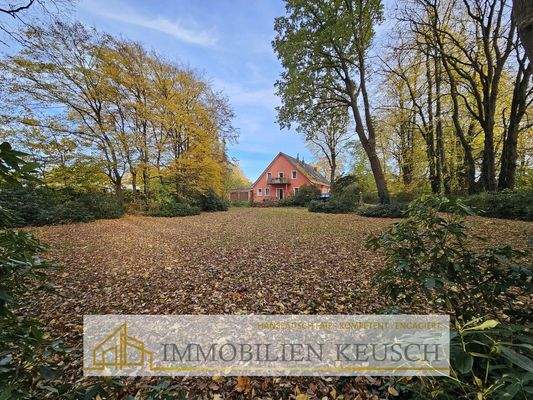 Großes Grundstück vorne