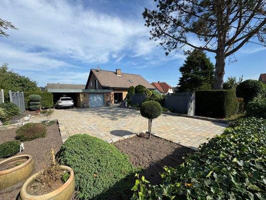 Einfahrt / Rückansicht