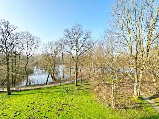 Blick vom Balkon auf Neuhöfer Teich